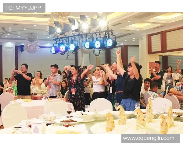 足球明星欢聚一堂举杯庆祝精彩瞬间视频回顾 足球明星欢聚一堂举杯庆祝精彩瞬间视频回顾