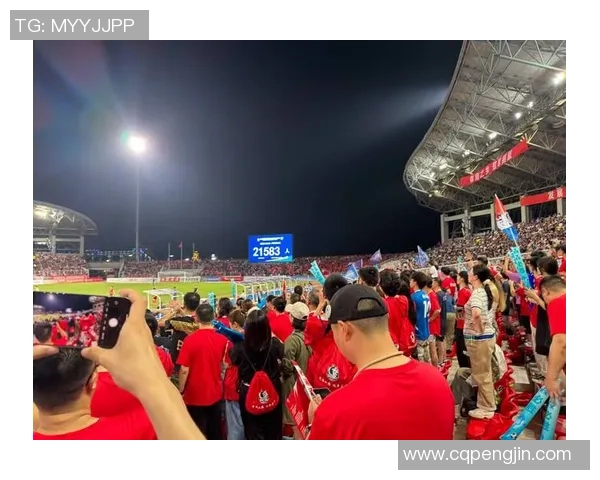 足球明星亲临现场观赛视频精彩瞬间回顾与球迷互动全记录 足球明星亲临现场观赛视频精彩瞬间回顾与球迷互动全记录