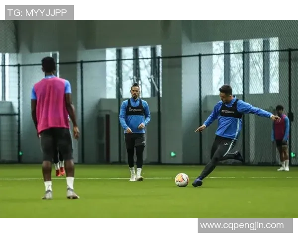 顶级足球明星的奢华生活揭秘与训练日常全记录